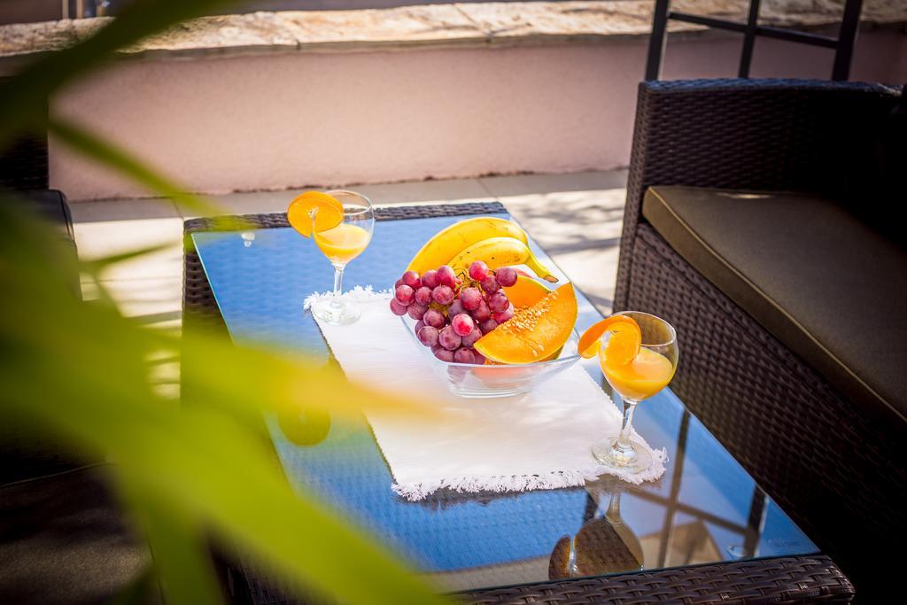 Apartment Falcon Stari Grad  Pokoj fotografie