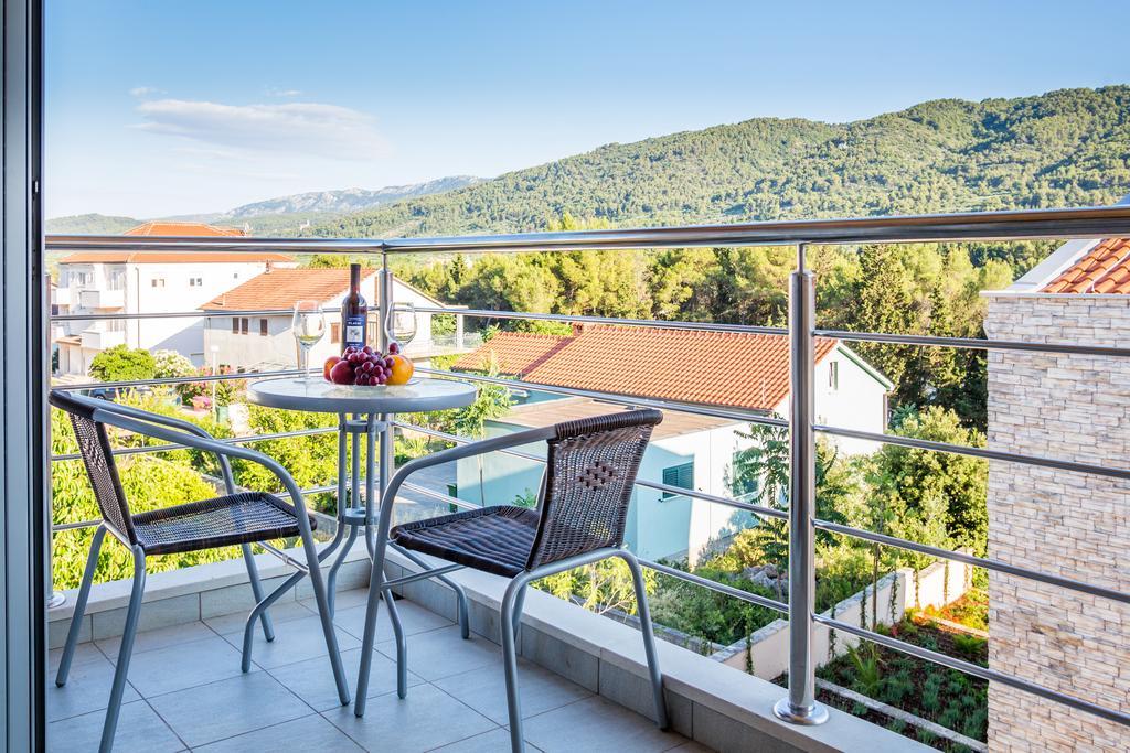 Apartment Falcon Stari Grad  Pokoj fotografie