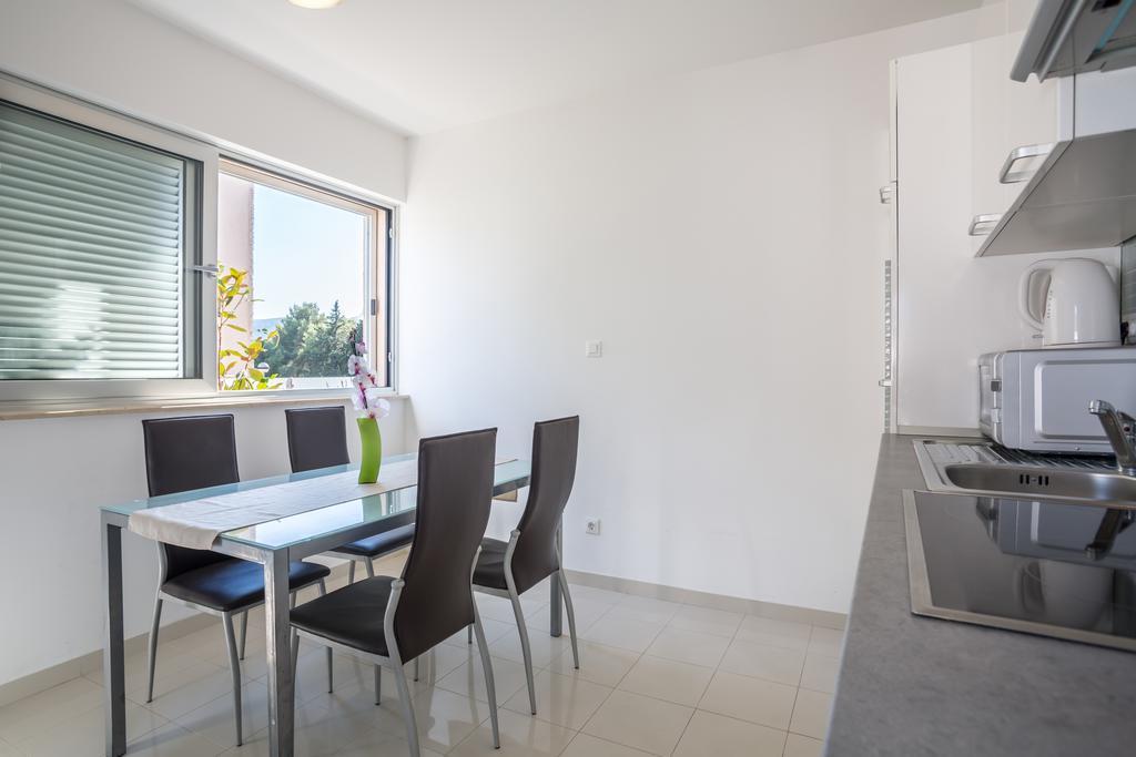 Apartment Falcon Stari Grad  Pokoj fotografie