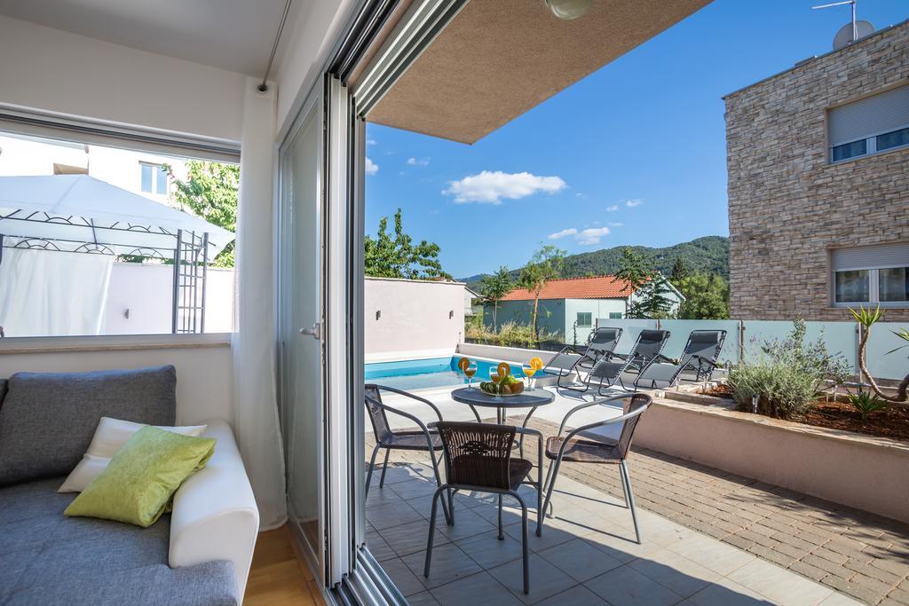 Apartment Falcon Stari Grad  Pokoj fotografie