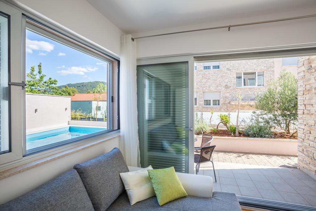 Apartment Falcon Stari Grad  Pokoj fotografie